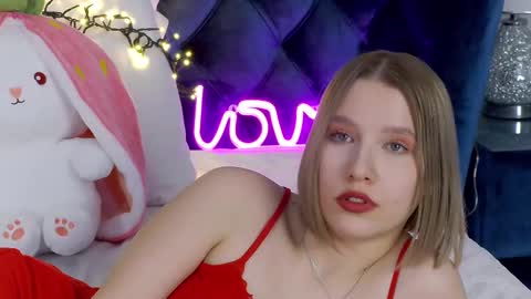Snapshot of lililinn chatting on 03.03.25 LiliLinn online show from 03.03.25