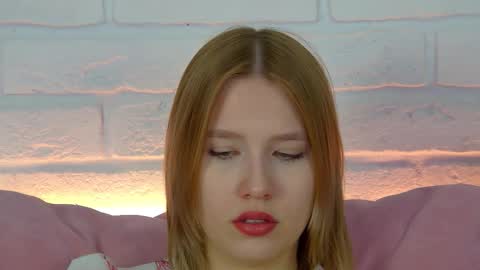 LiliLinn online show from 09.29.25