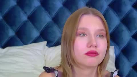 LiliLinn online show from 11.29.25