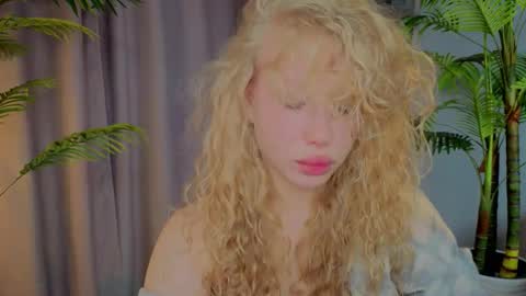 lililok101 online show from 11.20.25