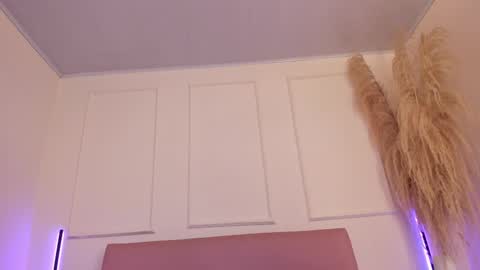 Snapshot of lilily_lv chatting on 09.19.25 Lilly online show from 09.19.25