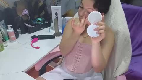 Snapshot of lilimini032 chatting on 10.21.25 lilimini online show from 10.21.25