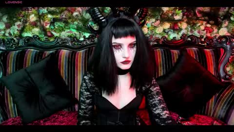 lilit_el_ online show from 10.31.25