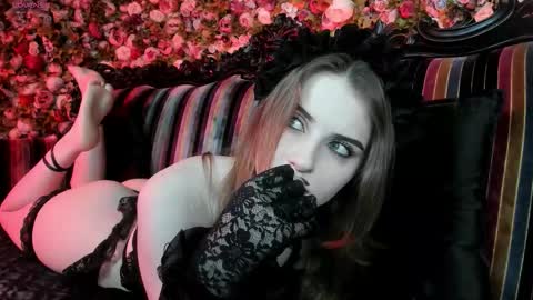 lilit_el_ online show from 12.18.25