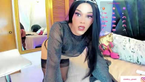 Snapshot of lilit_grant chatting on 10.09.25 Ashley online show from 10.09.25