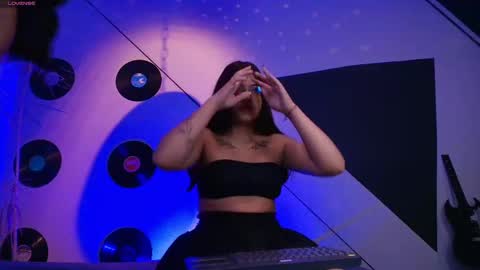 Lilith and Khloe  online show from 09.27.25