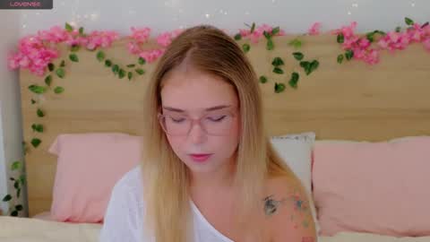 Lilith Bonheur online show from 11.20.25