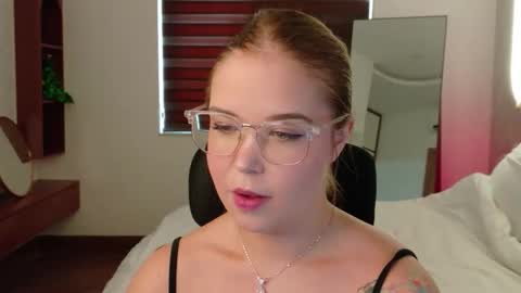 Lilith Bonheur online show from 04.05.26