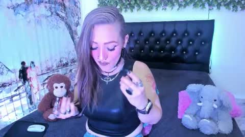 Snapshot of lilith_draven chatting on 02.25.26 lilith draven online show from 02.25.26