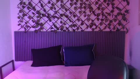 Lilith Patton  online show from 12.22.25