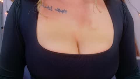 Snapshot of lilithsmith__ chatting on 02.24.26 lilithsmith__ online show from 02.24.26