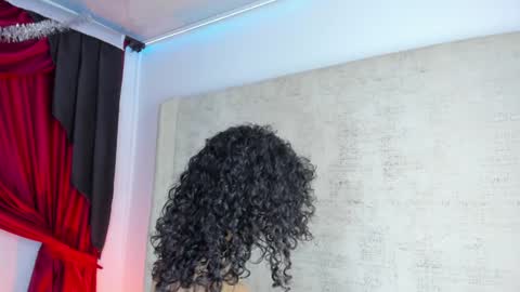 Snapshot of lilithsteinberg chatting on 12.20.24 jessi 3 online show from 12.20.24