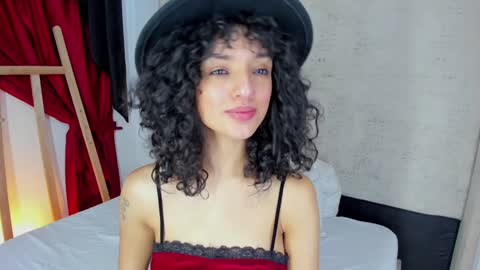 Snapshot of lilithsteinberg chatting on 01.27.25 jessi 3 online show from 01.27.25