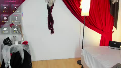 Snapshot of lilithsteinberg chatting on 10.09.25 jessi 3 online show from 10.09.25