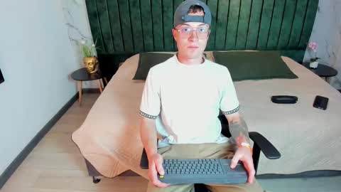 Lil James online show from 02.08.26