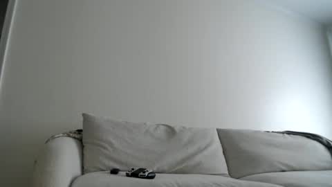 Snapshot of liljbby chatting on 11.16.25 Jay please help me reach 50 thumbs up online show from 11.16.25