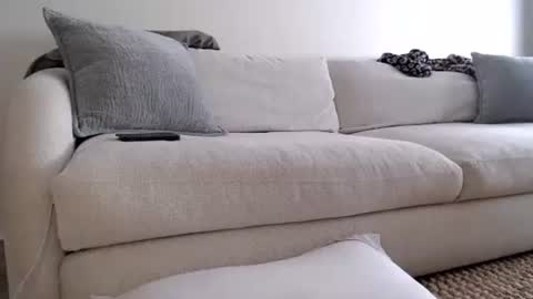 Snapshot of liljbby chatting on 01.06.26 Jay please help me reach 50 thumbs up online show from 01.06.26