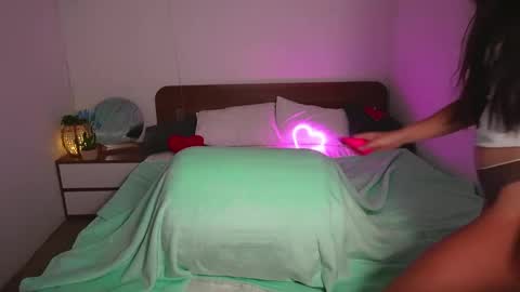 Lill Dayna online show from 11.29.25