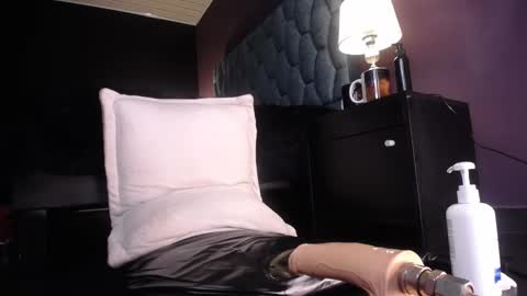 lilla_rossy online show from 10.19.25