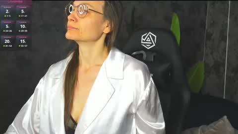 lillian_white1 online show from 09.24.25