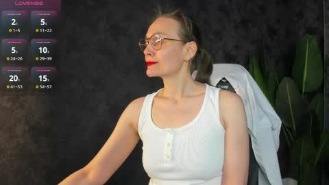 lillian_white1 online show from 03.24.26