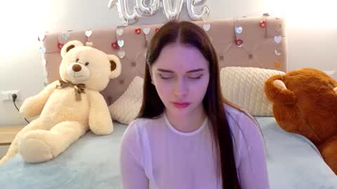 Snapshot of lilliana_moon chatting on 02.19.26 lilliana_moon online show from 02.19.26