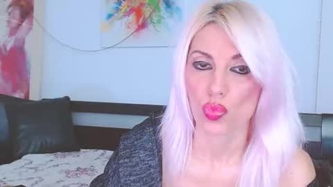 Lara online show from 01.10.25