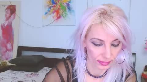 Lara online show from 02.06.25