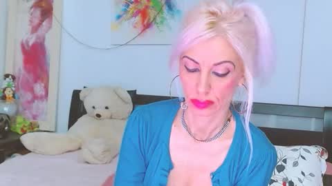 Lara online show from 11.12.25