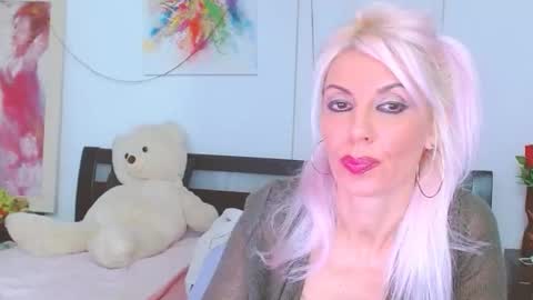 Lara online show from 11.20.25