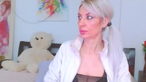 Lara online show from 02.15.26