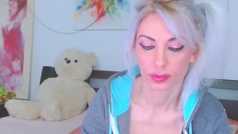 Lara online show from 03.08.26