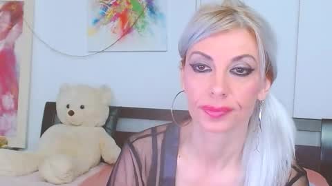 Lara online show from 03.26.26