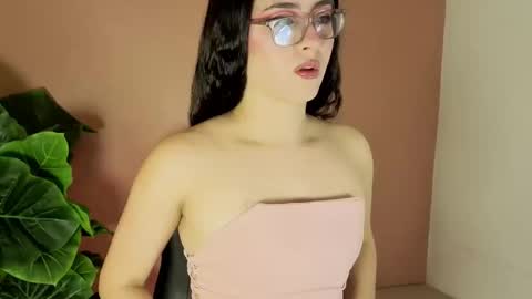 Snapshot of lillianderson chatting on 09.26.25 lillianderson - Next stream start at 0700hs GTM-3 online show from 09.26.25