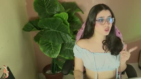 Snapshot of lillianderson chatting on 10.01.25 lillianderson - Next stream start at 0700hs GTM-3 online show from 10.01.25