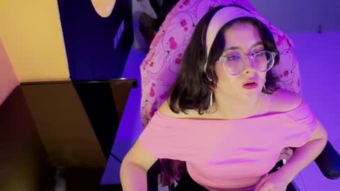 Snapshot of lillianderson chatting on 10.12.25 lillianderson - Next stream start at 0700hs GTM-3 online show from 10.12.25