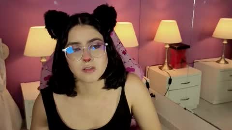 Snapshot of lillianderson chatting on 10.16.25 lillianderson - Next stream start at 0700hs GTM-3 online show from 10.16.25