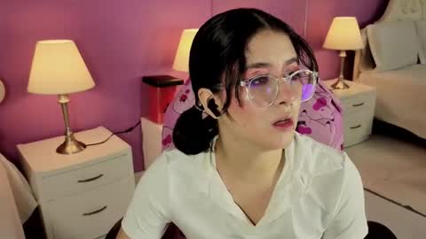 Snapshot of lillianderson chatting on 10.23.25 lillianderson - Next stream start at 0700hs GTM-3 online show from 10.23.25