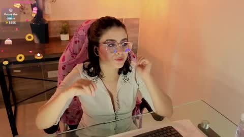 Snapshot of lillianderson chatting on 11.02.25 lillianderson - Next stream start at 0700hs GTM-3 online show from 11.02.25