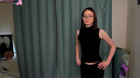 Snapshot of lillianperrys chatting on 02.06.26 Lily online show from 02.06.26