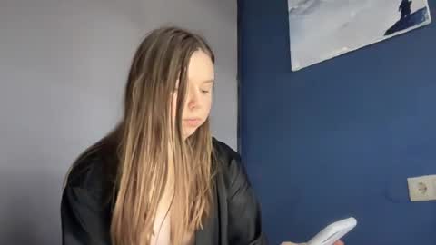 Snapshot of lillianx9zbld chatting on 10.10.25 Lily online show from 10.10.25