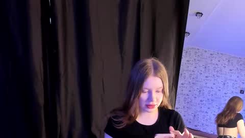 lillie_berry online show from 10.04.25