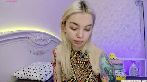 Snapshot of lillimooore chatting on 02.12.25 LilliMoore online show from 02.12.25