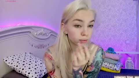 Snapshot of lillimooore chatting on 02.16.25 LilliMoore online show from 02.16.25