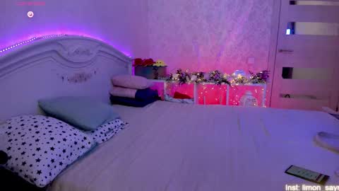 Snapshot of lillimooore chatting on 09.08.25 LilliMoore online show from 09.08.25