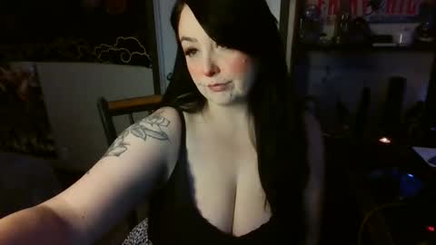Snapshot of lillithdom chatting on 10.22.25 Lillith Blackk online show from 10.22.25