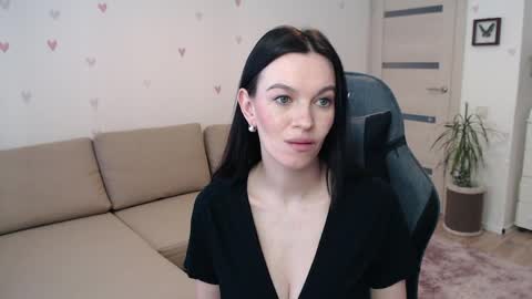 lilliyves online show from 04.07.26