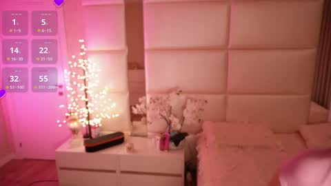 Lilly Colins online show from 04.03.26