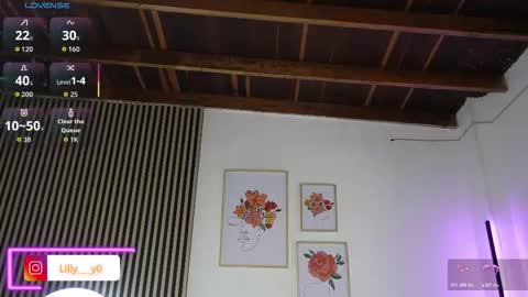 Snapshot of lilly_dollss chatting on 10.21.25 Sofia online show from 10.21.25