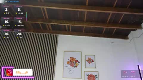 Snapshot of lilly_dollss chatting on 10.23.25 Sofia online show from 10.23.25